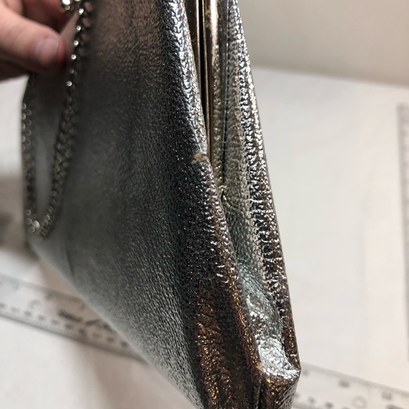 Vintage Silver Metallic Chain Purse - Picture 5 of 12